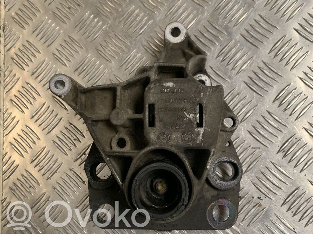 Renault Clio I Engine mount bracket 