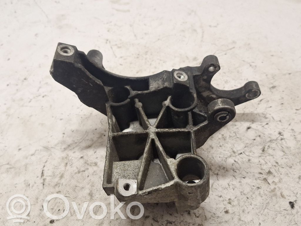 Audi A4 S4 B6 8E 8H Suport montare pompă servodirecție 