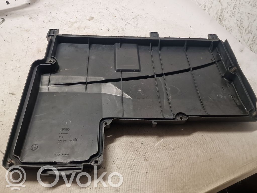 Audi A8 S8 D2 4D Muu moottoritilan osa 