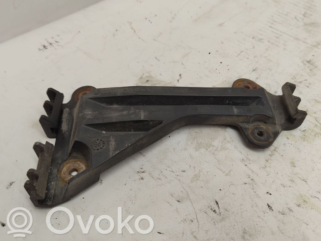 Audi A6 S6 C4 4A Front bumper mounting bracket 
