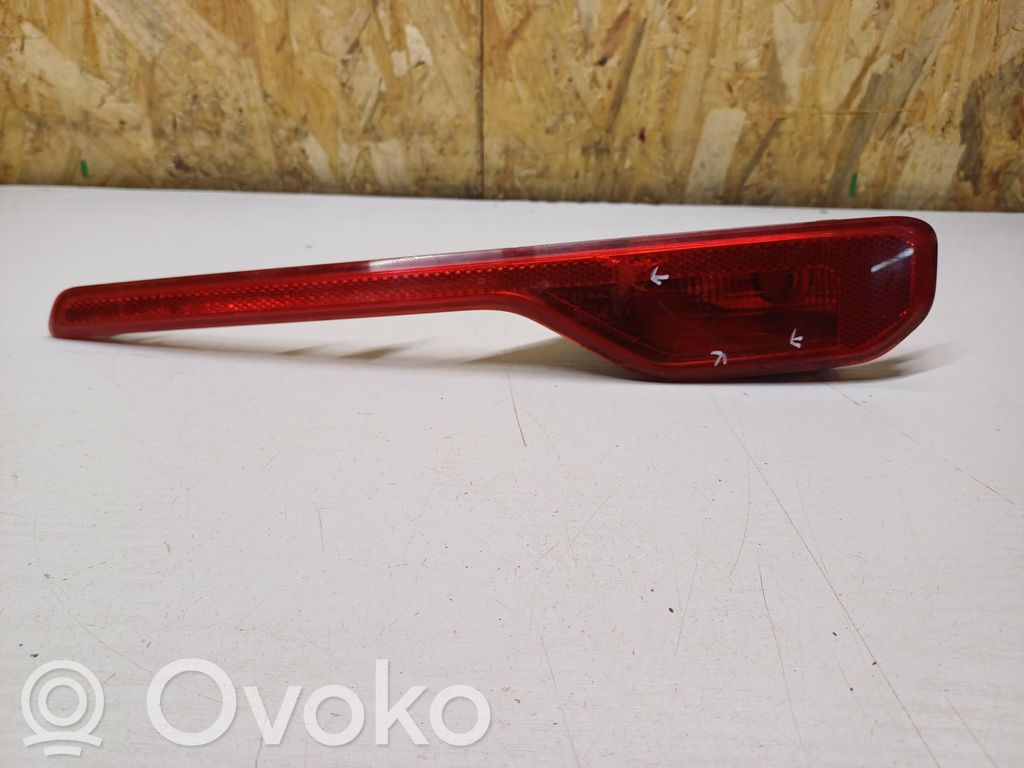 Volvo XC40 Miglas lukturis aizmugurē 