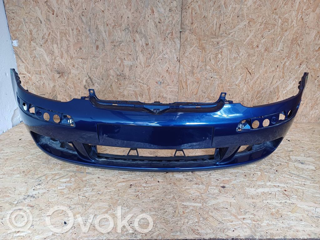 Volkswagen Golf V Front bumper 