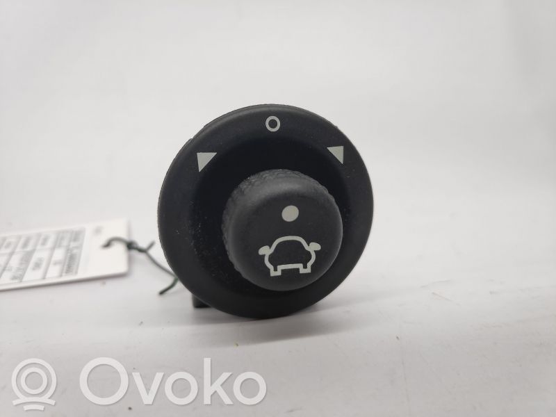 Wing mirror switch   93BG17B676BB