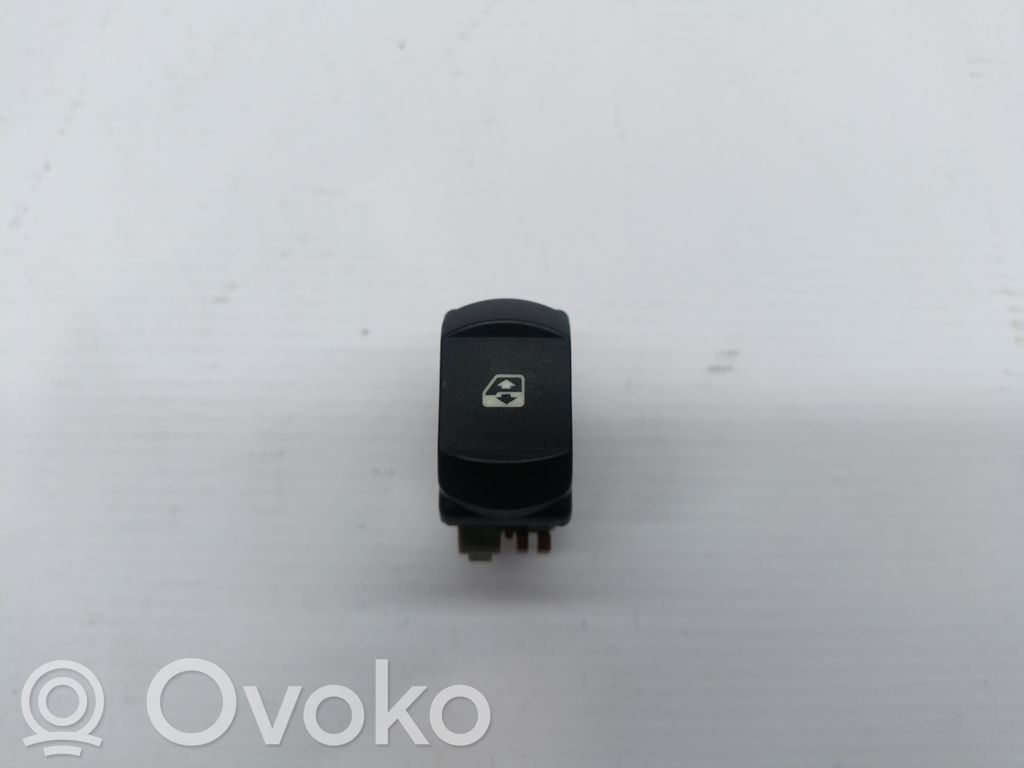 Renault Clio III Electric window control switch 