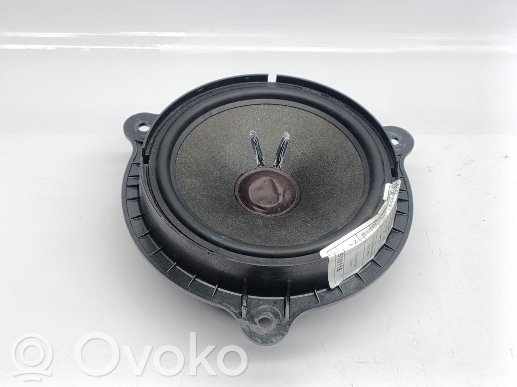 Panel speaker