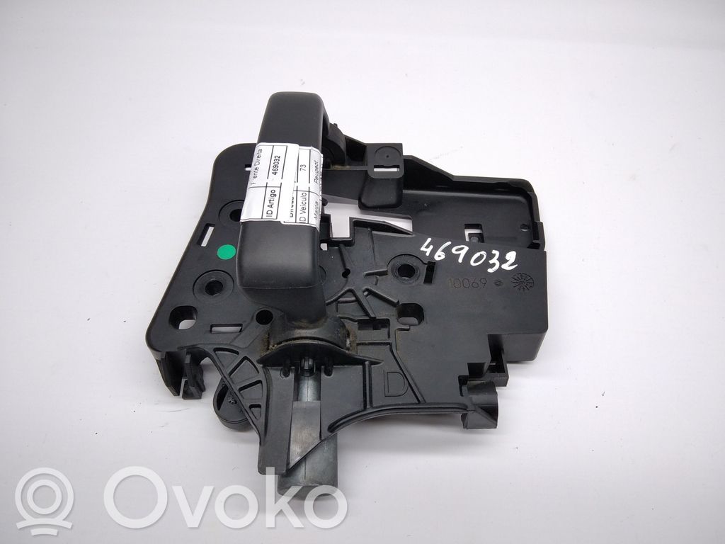 Peugeot 1007 Front door exterior handle/bracket 
