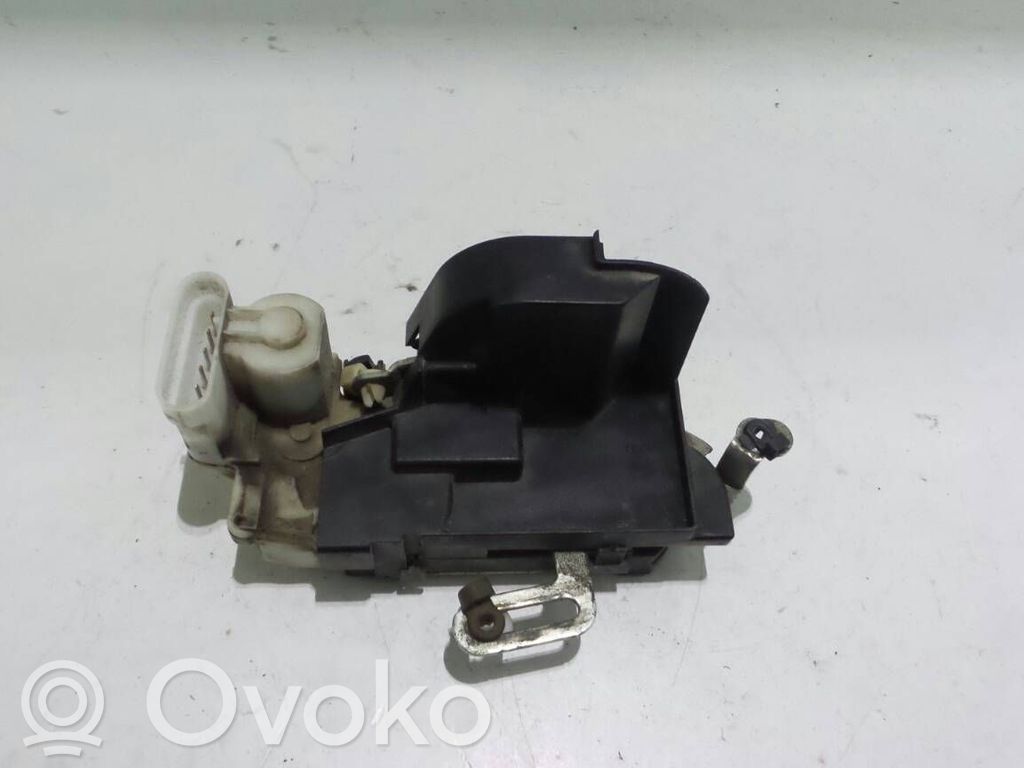 Fiat Punto (188) Priekšpusē slēdzene 