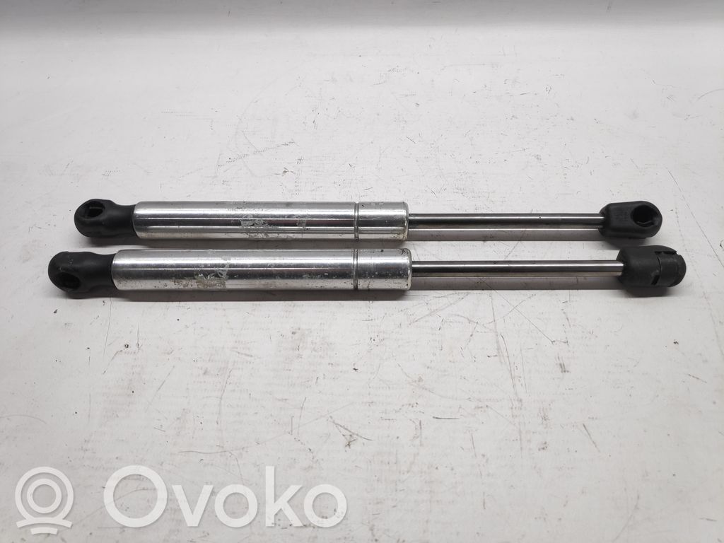 Volkswagen PASSAT B5.5 Tailgate/trunk strut/damper 