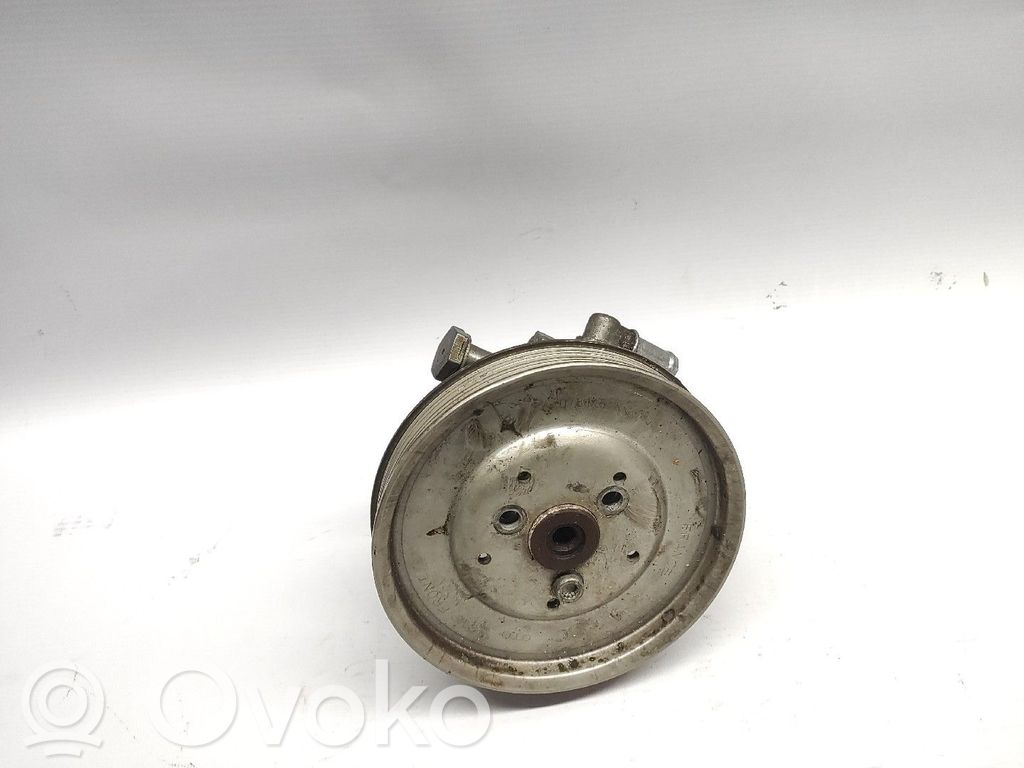Audi A4 S4 B6 8E 8H Ohjaustehostimen pumppu 
