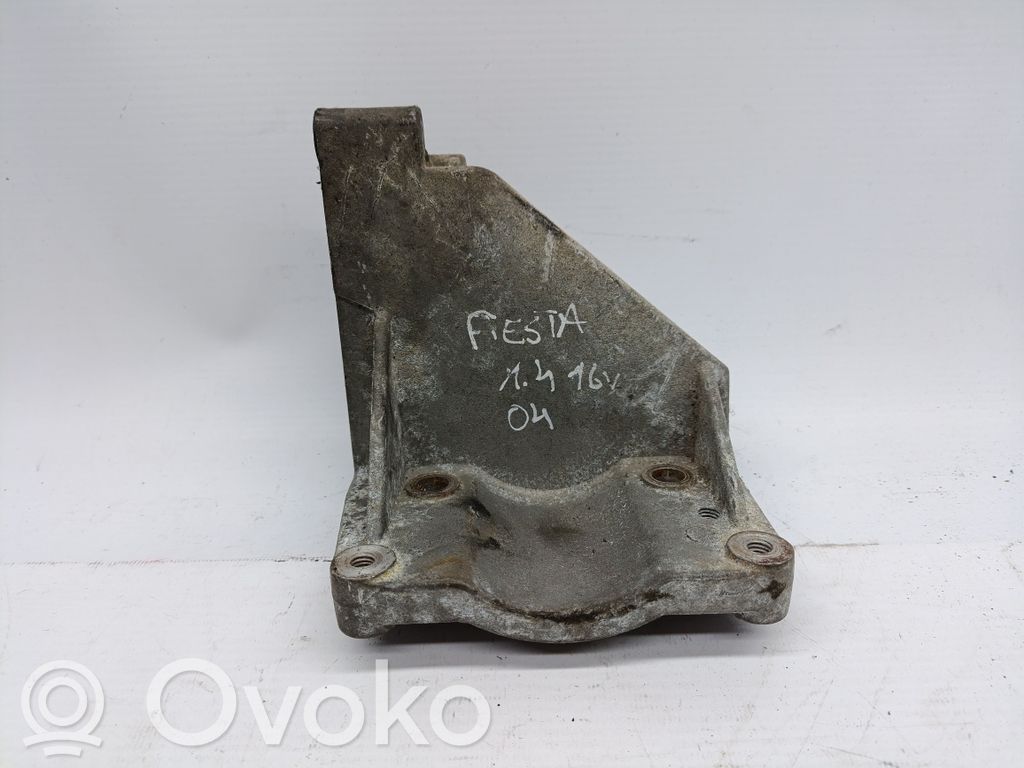 Ford Fiesta Engine mount bracket 
