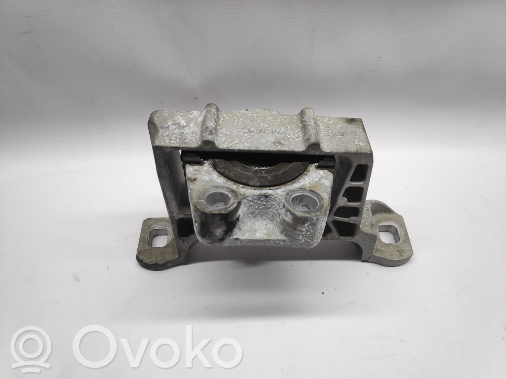 Ford Focus Engine mount bracket 