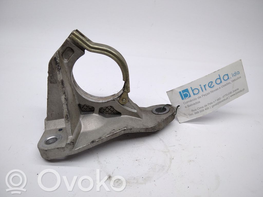 Engine mount bracket   8200371715