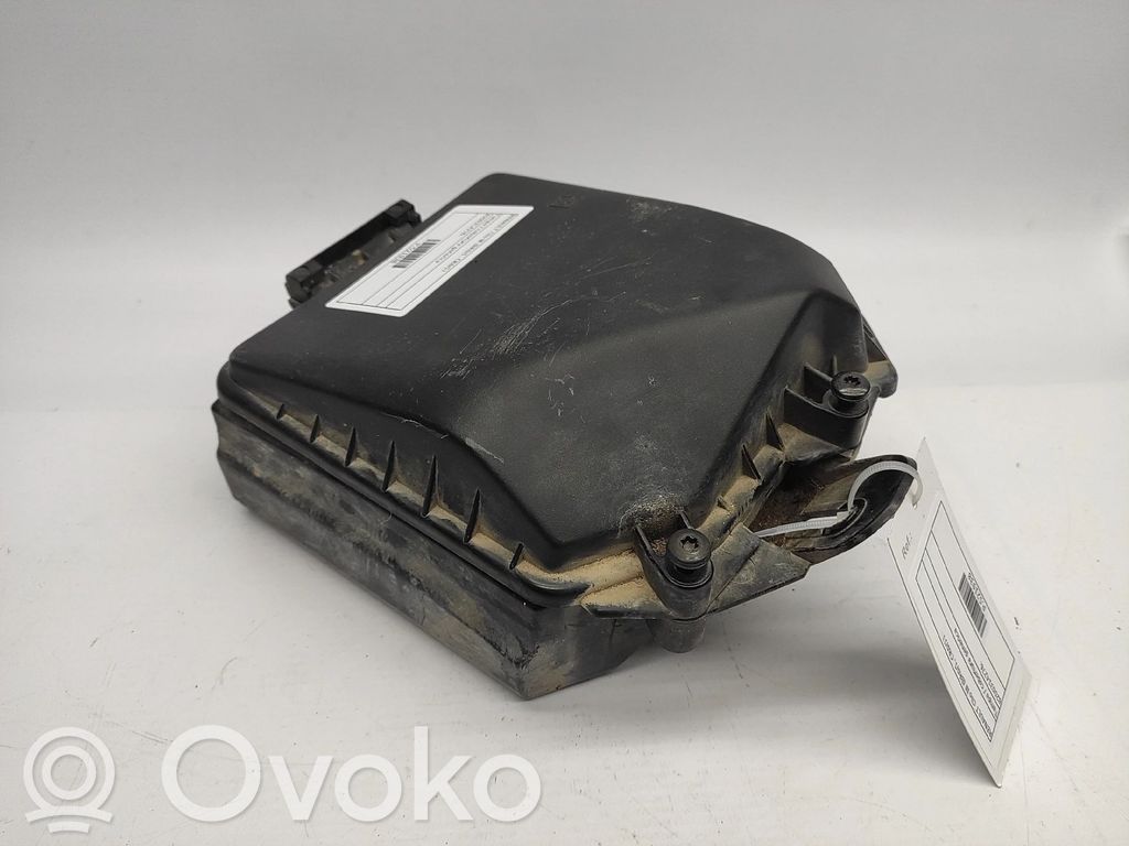 Renault Clio III Kita salono detalė 