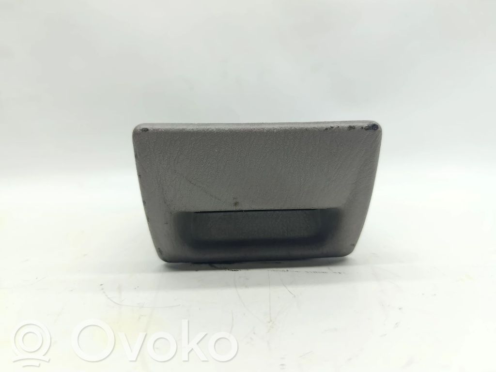 Auton tuhkakuppi   B25G64610,BJ3D64610