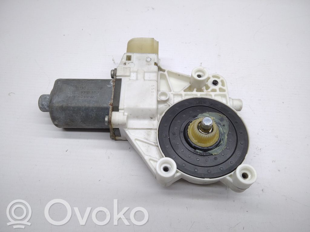 Priekinio lango pakelėjo varikliukas   0130822226