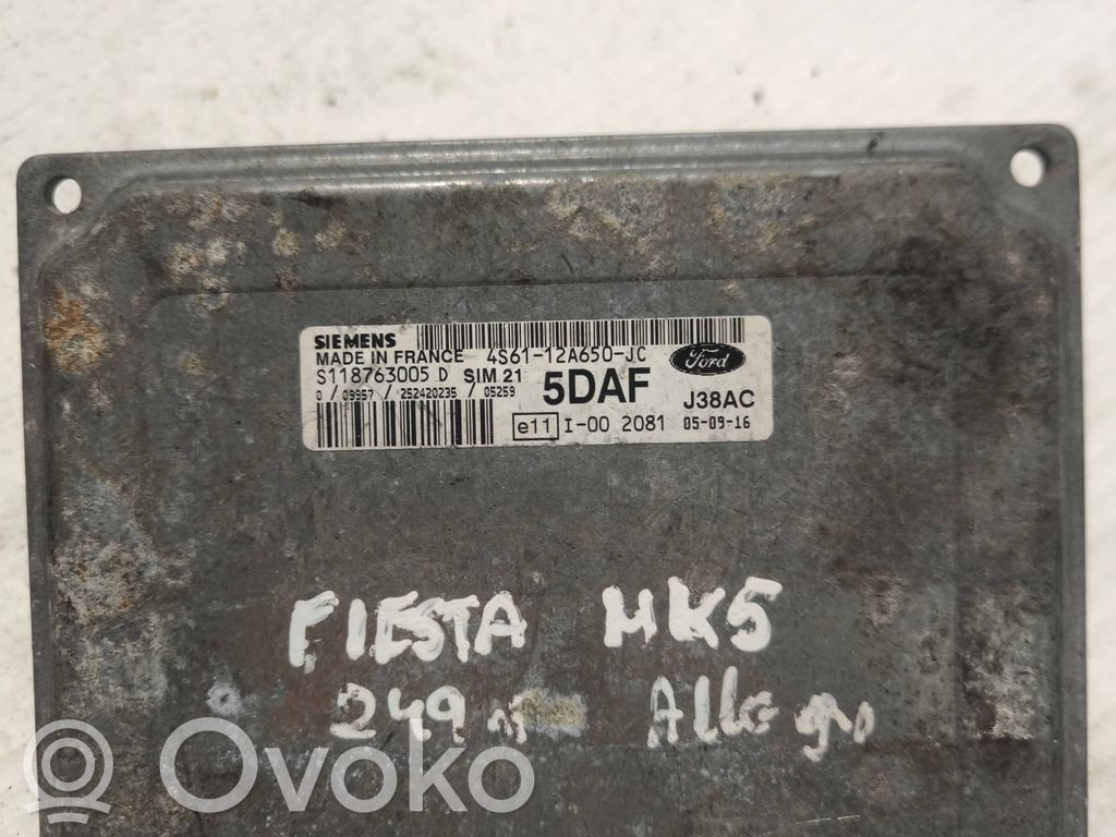 Ford Fiesta Engine control unit/module 