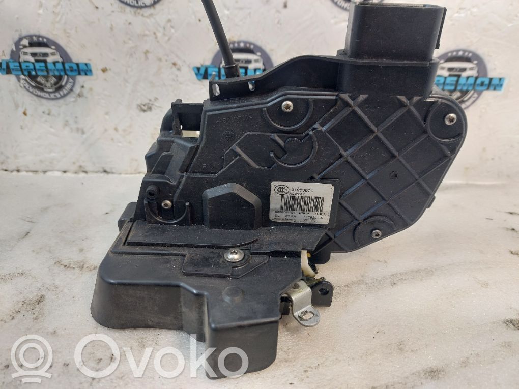 Volvo V70 Priekinė durų spyna 