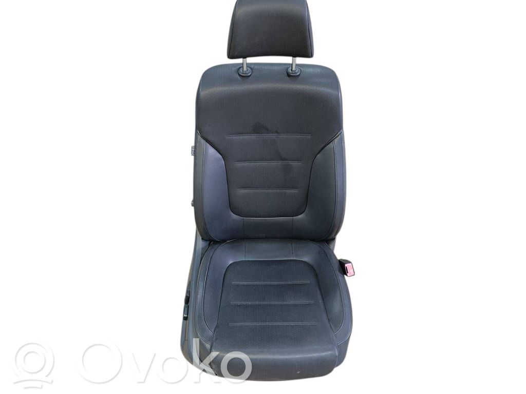 Volkswagen Touareg II Front passenger seat 