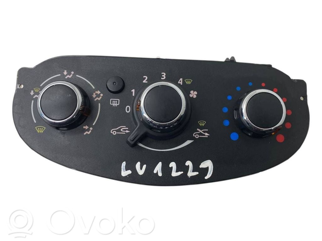 Dacia Duster Climate control unit 