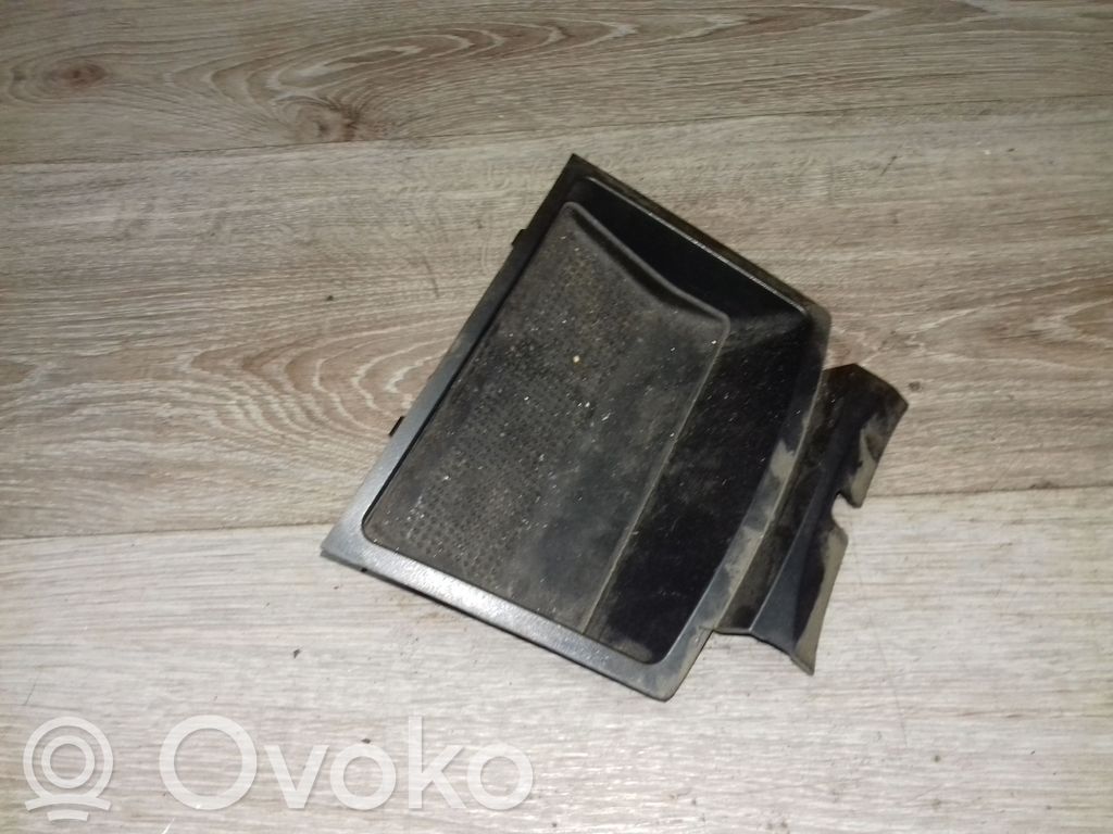 Volvo V50 Daiktadėžė centrinės konsolės 