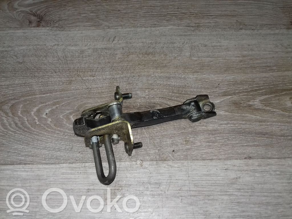 Volvo S60 Etuoven pidätin 