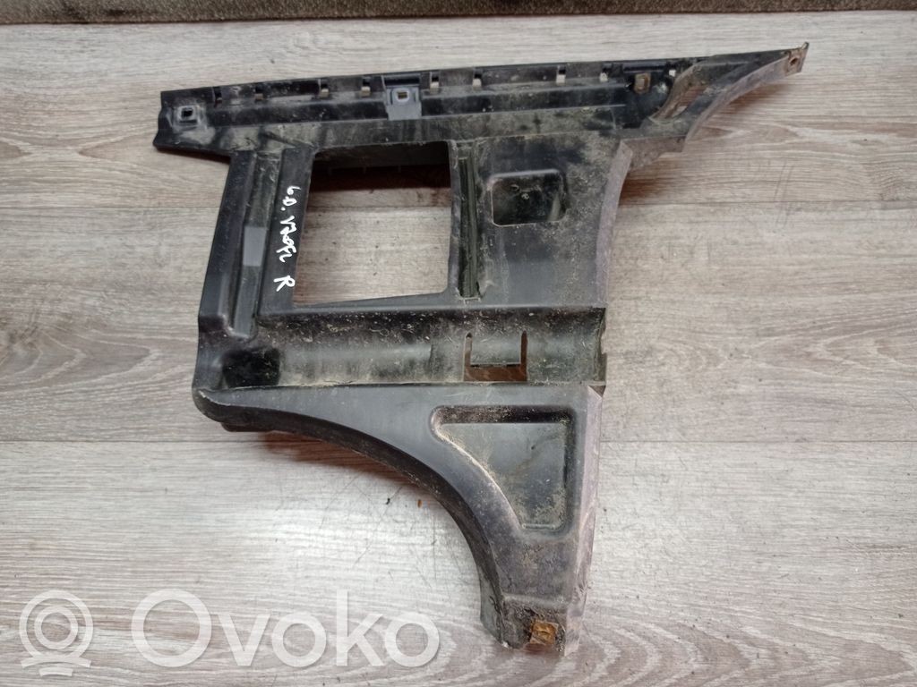 Rear bumper mounting bracket   08693383
