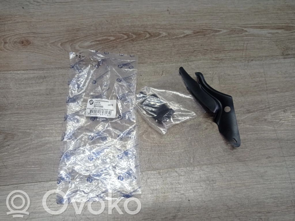 Volvo S60 Windshield trim 