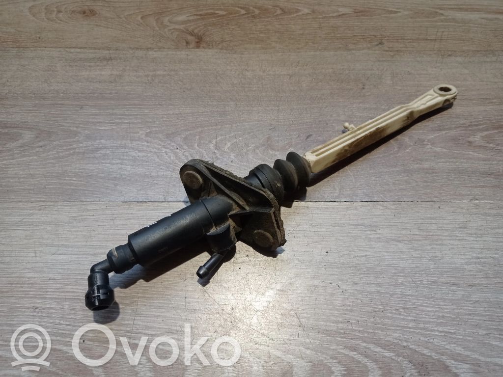 Volvo V70 Cilindro maestro de embrague 