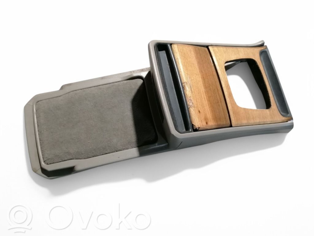 Keskikonsoli   30643839,39987022,39987027,30643837,30643839