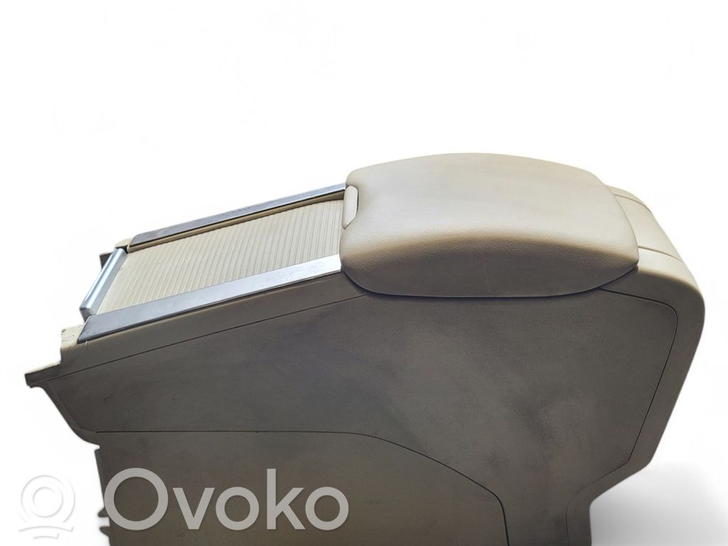 Armrest   30755732,39855314,30791467,39855302,39855366,B1928473