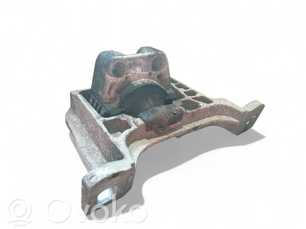 Volvo V50 Engine mount bracket 
