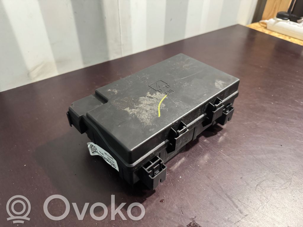 Dodge Durango Fuse module 