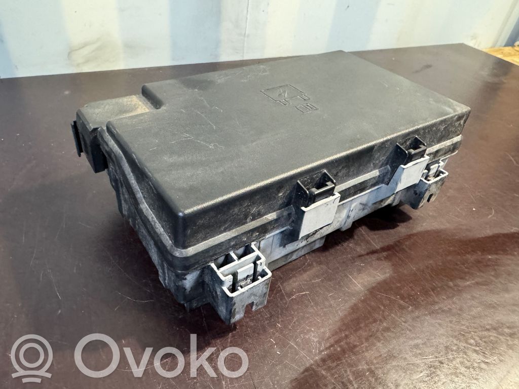 Dodge Durango Fuse module 