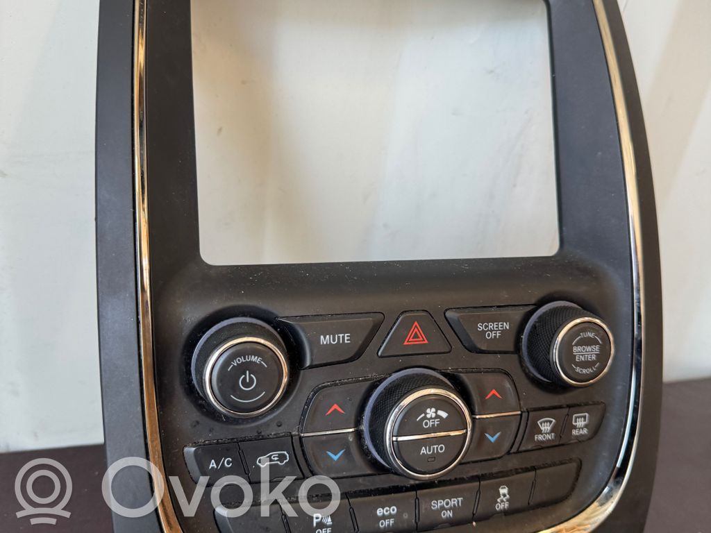 Climate control unit   68333652AA
