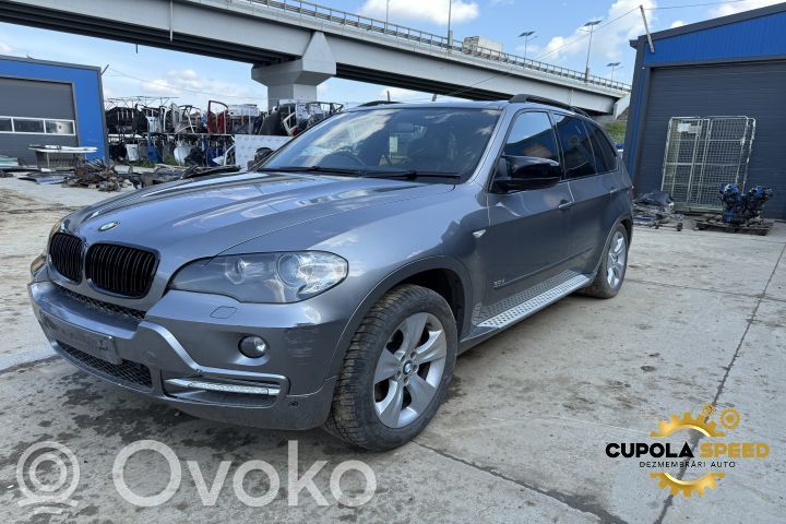BMW X5 E70 Sparnas 
