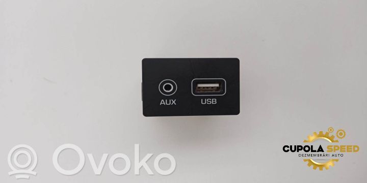 Enchufe conector USB   96120D3600