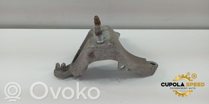 Engine mounting bracket   112531966R