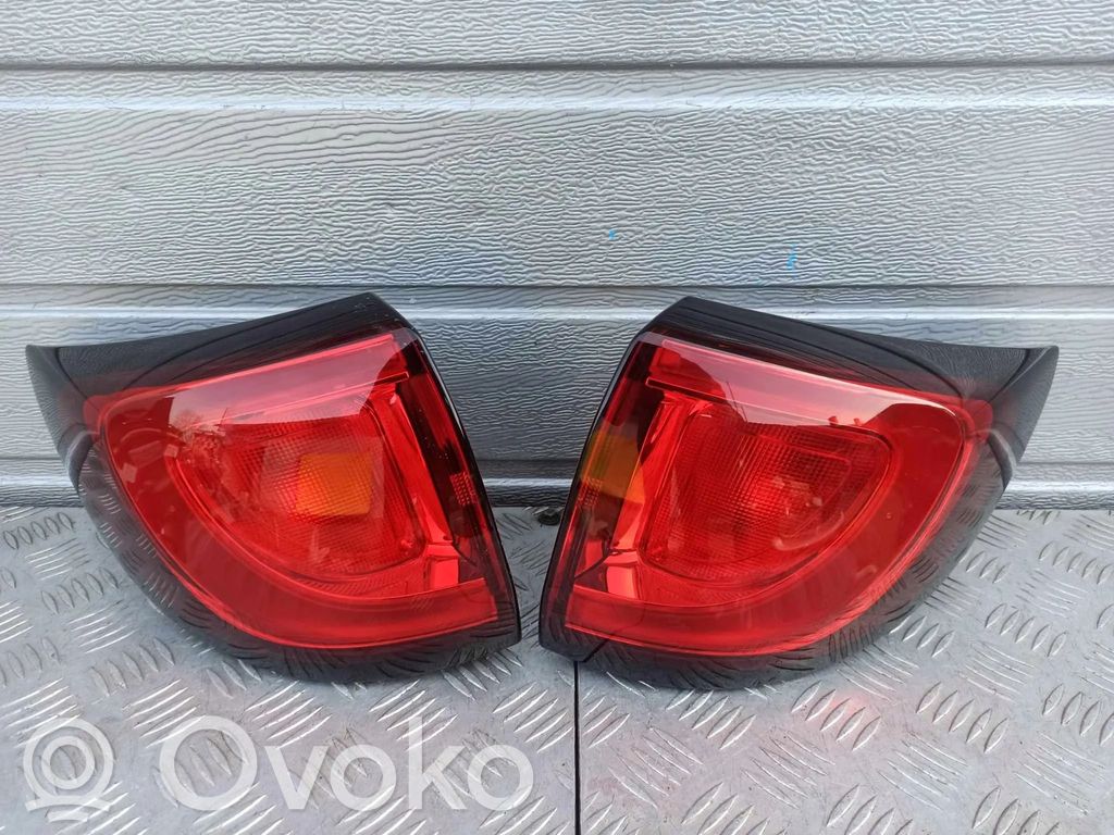 Chrysler Pacifica Lampy tylne / Komplet 