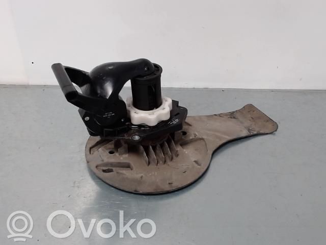 Spare wheel mounting bracket