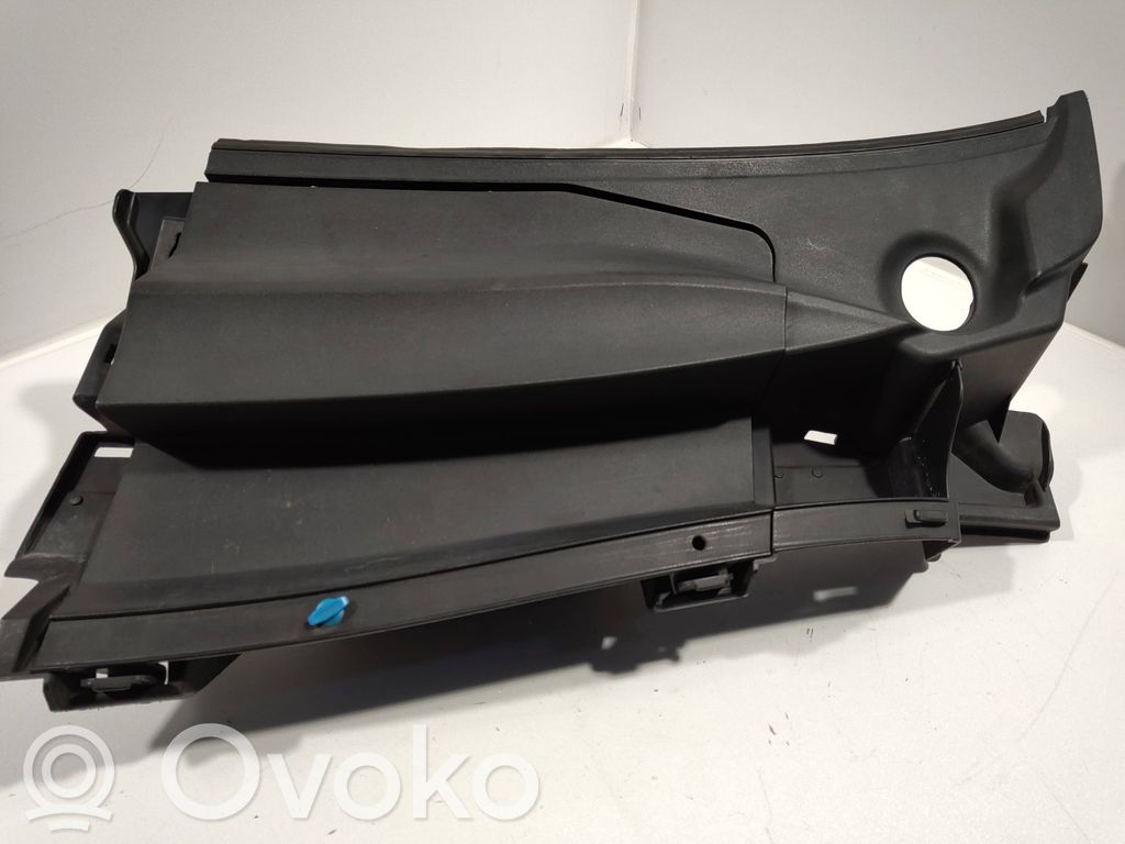 Toyota Auris 150 Windshield trim 