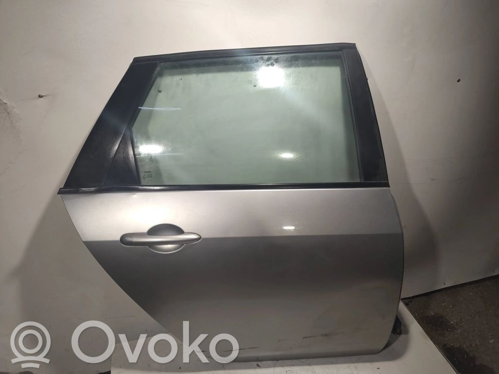 Nissan Primera Puerta trasera 