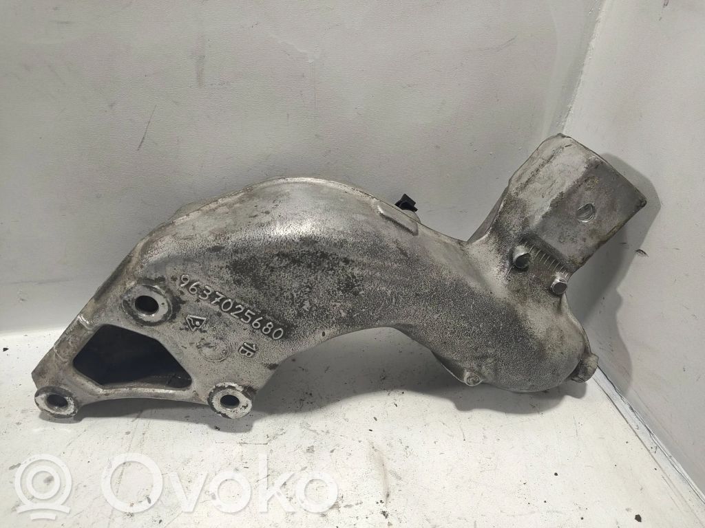 Citroen Berlingo Engine mounting bracket 