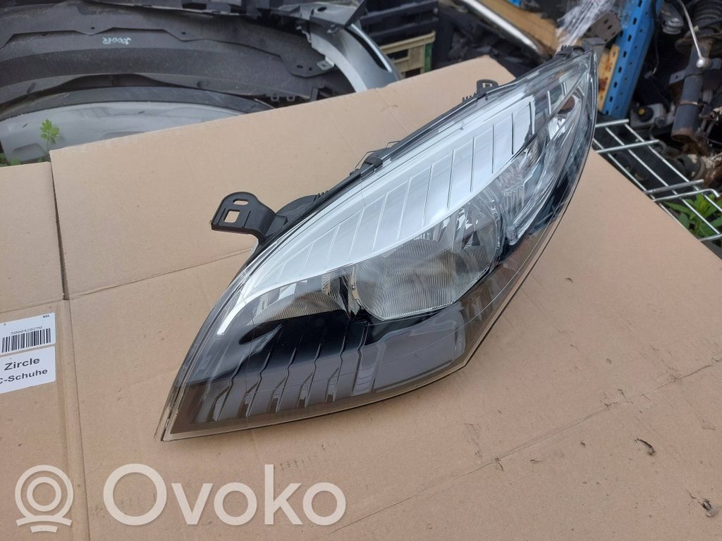 Renault Megane III Phare frontale 