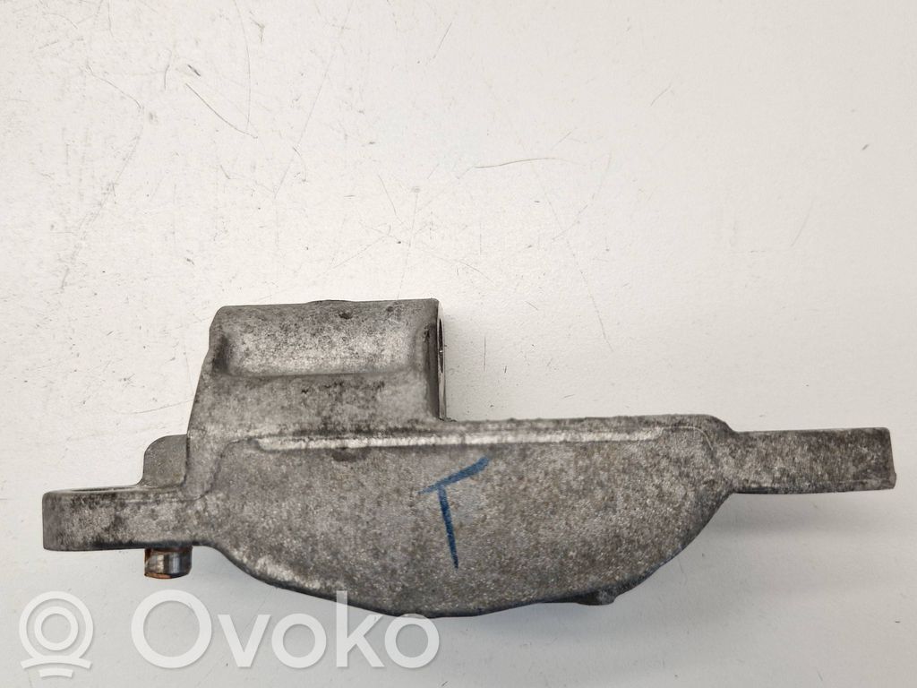 Peugeot 208 II Generator/alternator bracket 