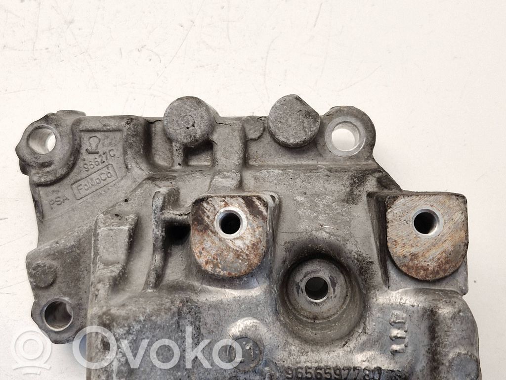Land Rover Range Rover Evoque L538 Engine mounting bracket 