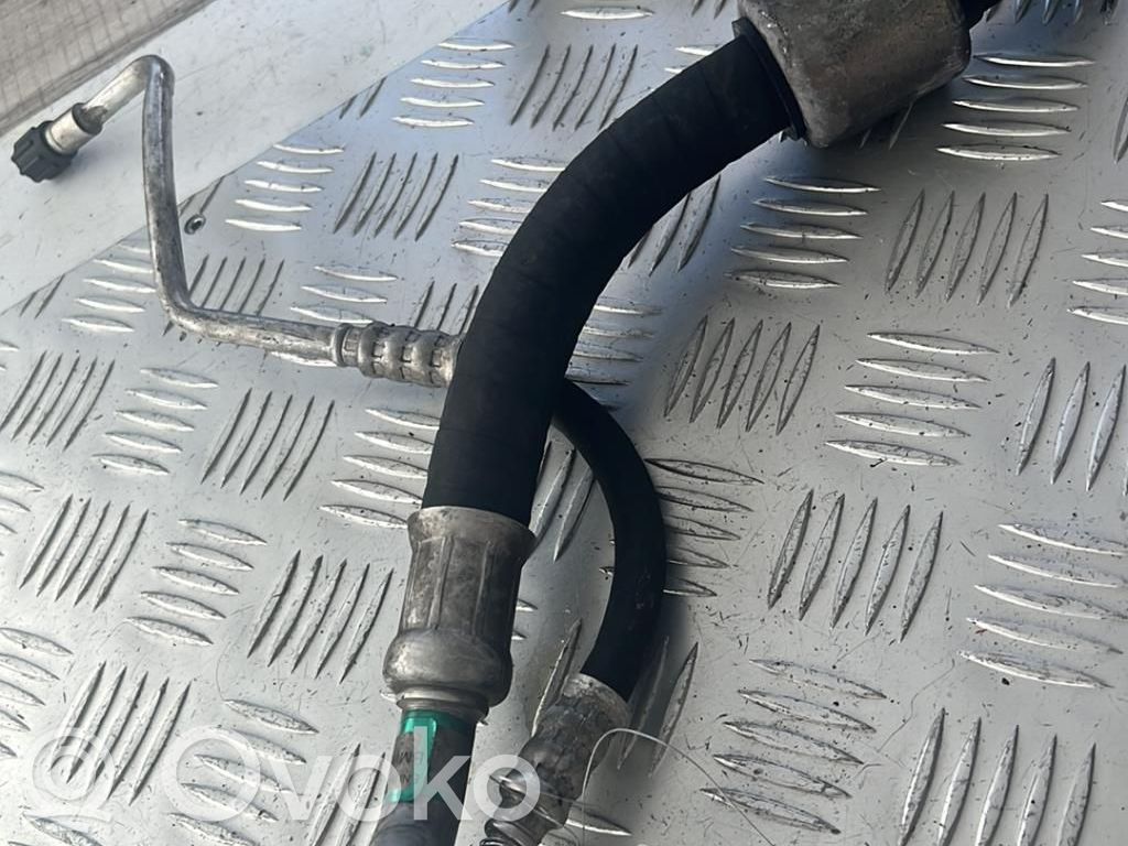 Ilmastointilaitteen putki (A/C)   916836502