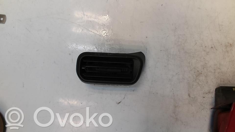 Peugeot Partner III Moldura protectora de la rejilla de ventilación lateral del panel 