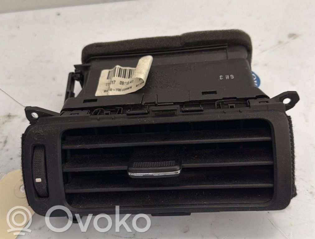 KIA Rio Dysze / Kratki środkowego nawiewu deski rozdzielczej 