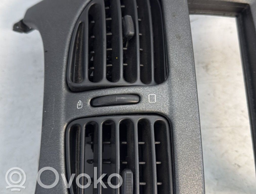 Peugeot 206 Dash center air vent grill 