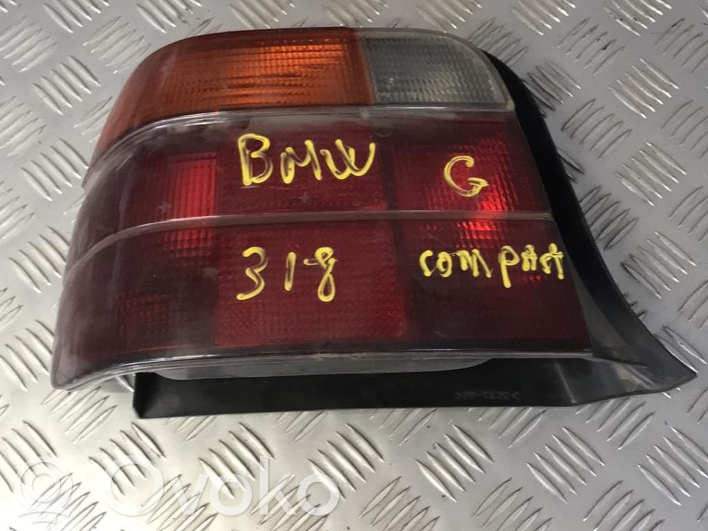 BMW 3 E36 Aizmugurējais lukturis virsbūvē 